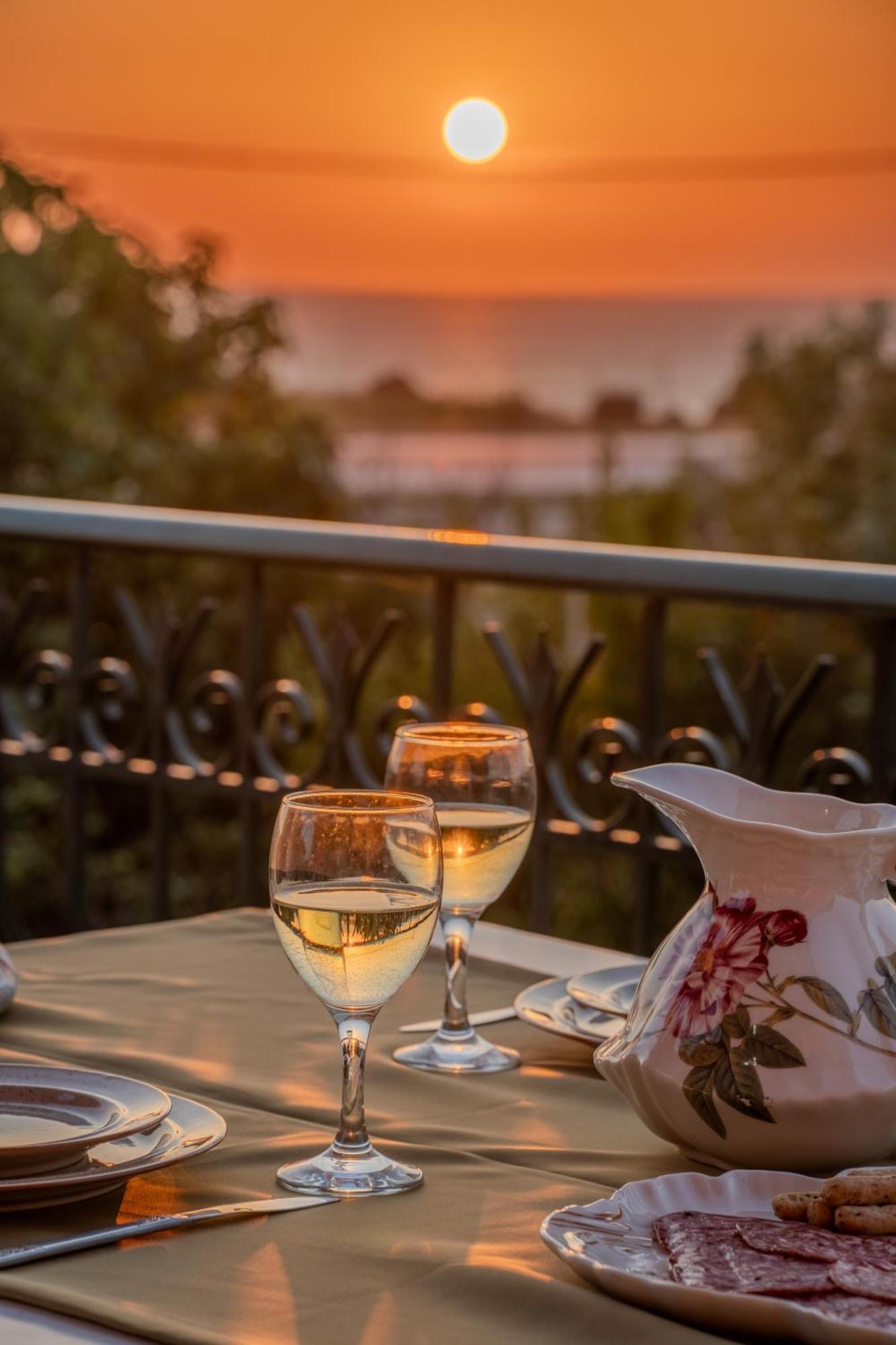Ariadni Sea View Apartment Μηνιά Εξωτερικό φωτογραφία